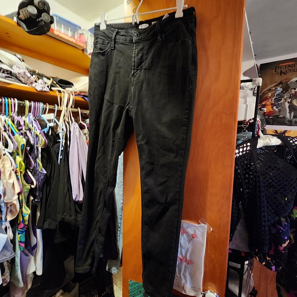 Plain black skinny jeans 🖤